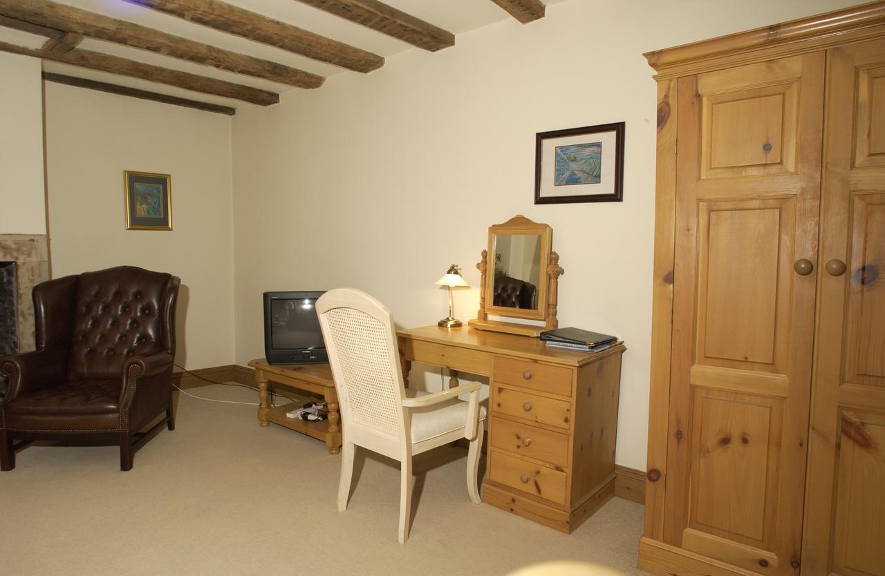 Centre Of Britain Hotel Халтвисл Экстерьер фото
