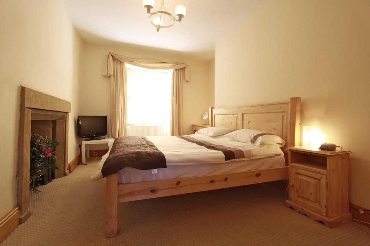 Centre Of Britain Hotel Халтвисл Экстерьер фото